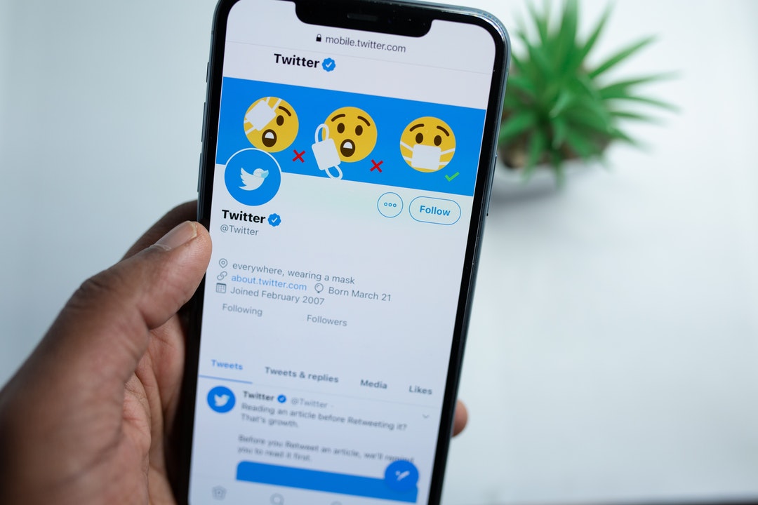 ELON MUSK LAUNCHES A $43-BILLION DOLLAR TAKEOVER OF TWITTER – GAME CHANGER!
